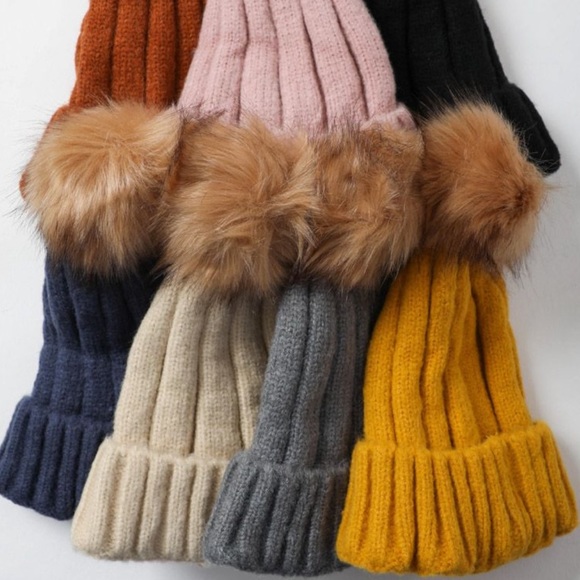 BLACK soft knit ribbed pom pom beanie hat - Picture 7 of 7